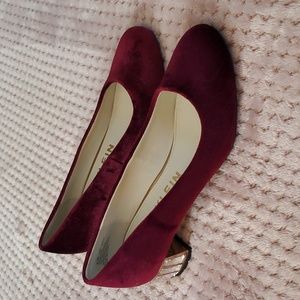 Anne Klein heel shoes